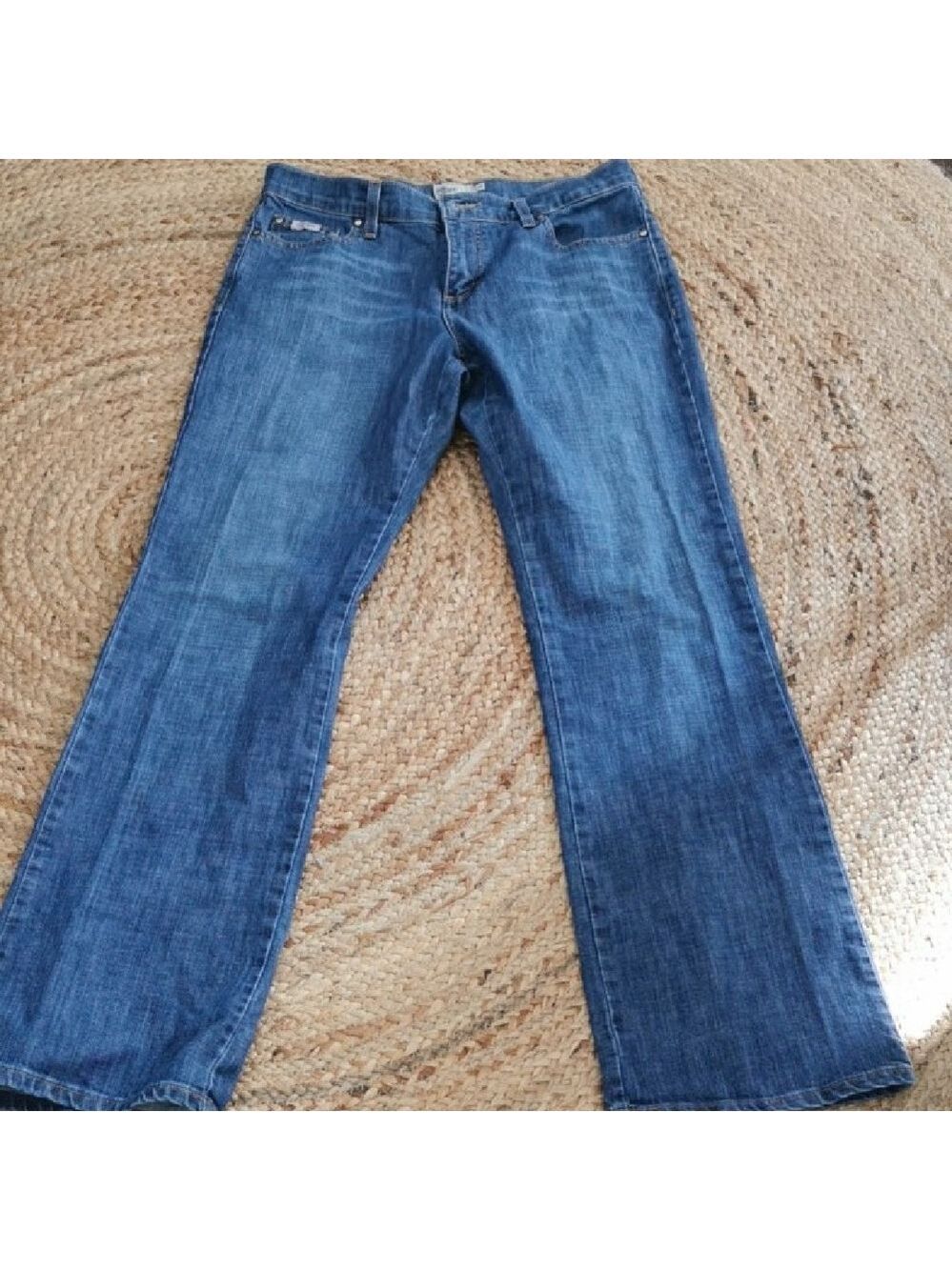 Vintage womens classic fit straight leg flare Tommy Hilfiger jeans. Size 29